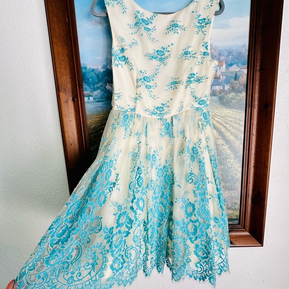 Alice Olivia Fila Lace Dress embroidered tulle Flare -Turquoise Size 8 - Picture 6 of 8